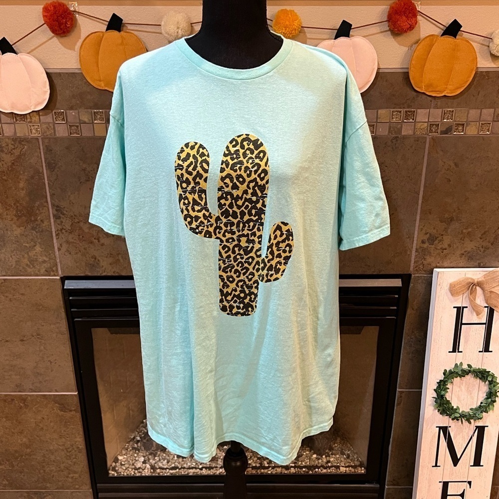 Distressed leopard cactus shirt, size xl